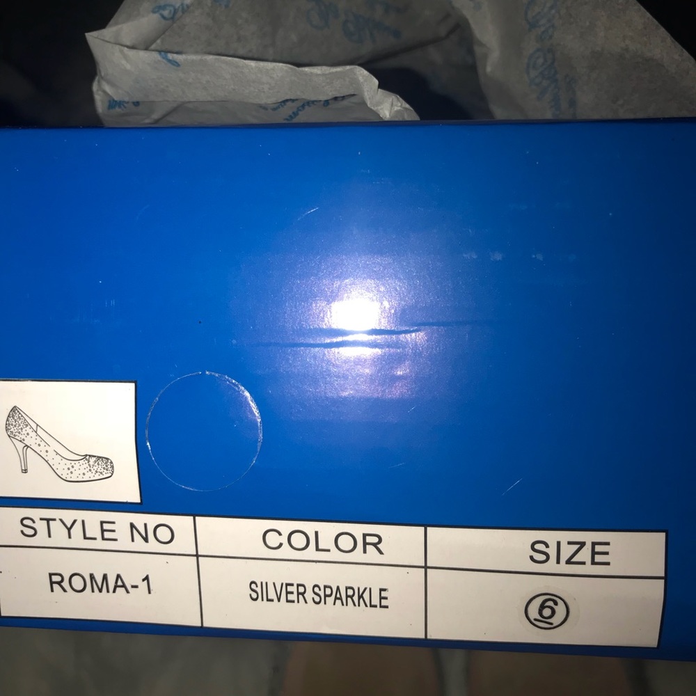 Heels - Picture 6 of 6